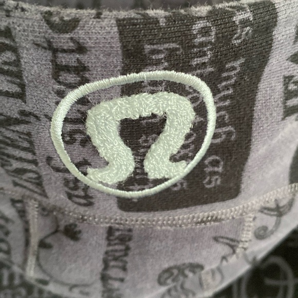 Lululemon Scuba hoodie size 4 manifesto print   zip up hoodie Sweatshirt - Picture 7 of 10